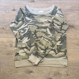 GAP Women's Camo Long Sleeve Tee - Olive, Tan, Cream